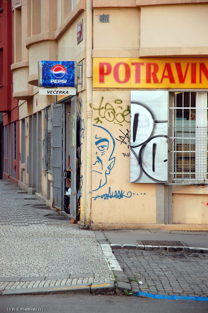 05-13_PrahaStreet_02