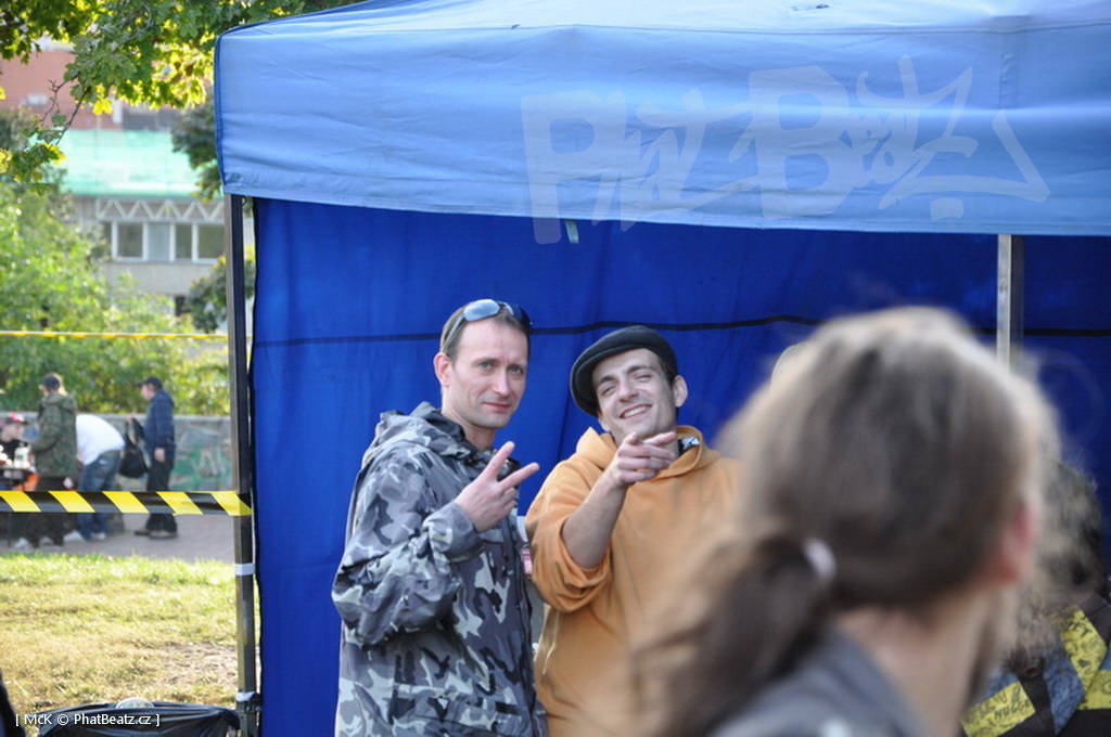 100917_KeepItReal_026