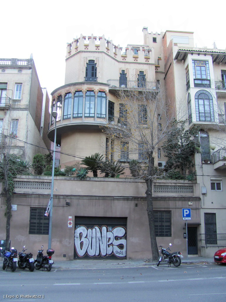 1312-1401_BarcelonaStreet_021