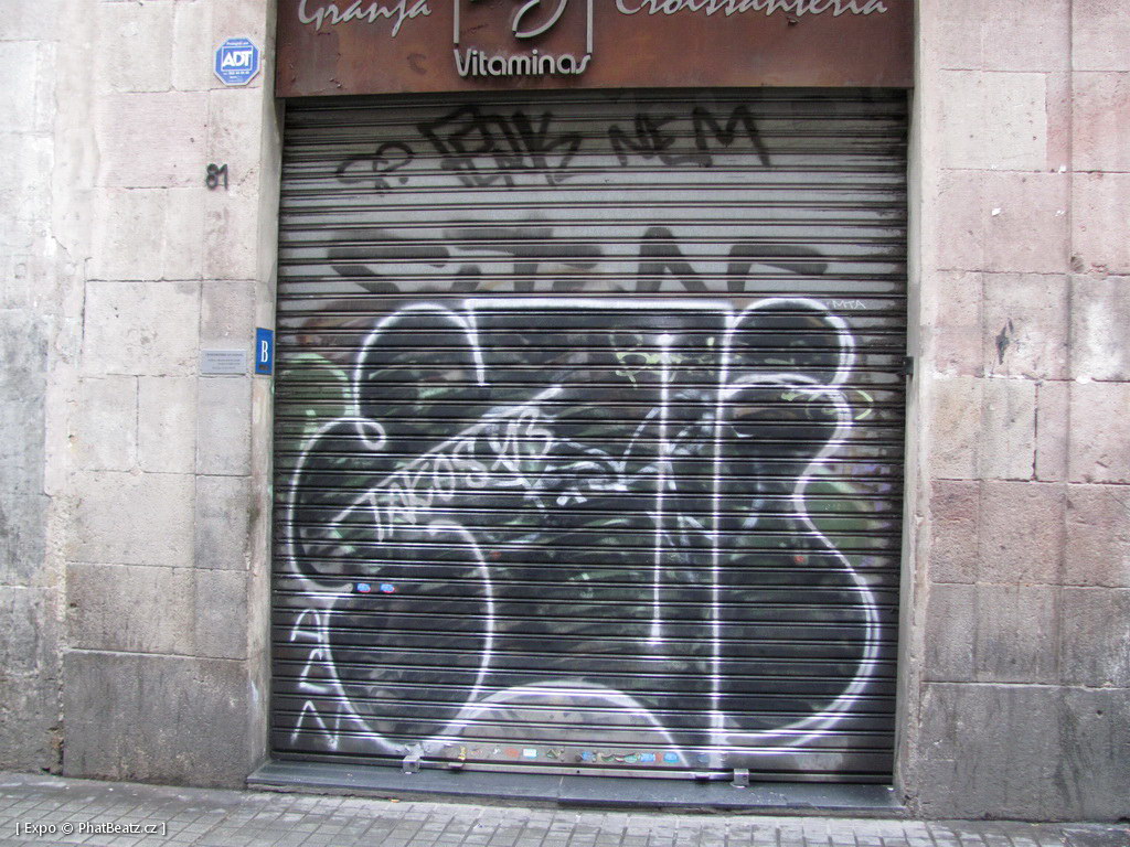 1312-1401_BarcelonaStreet_076