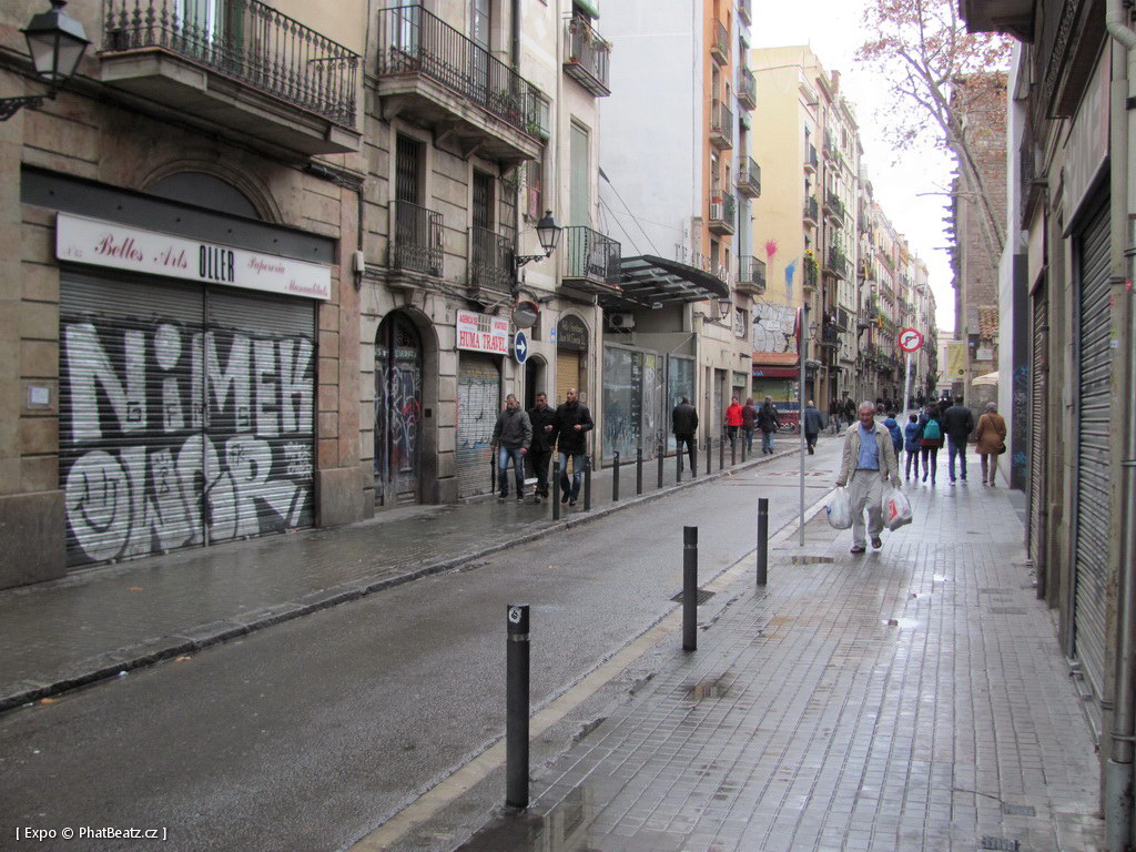 1312-1401_BarcelonaStreet_084