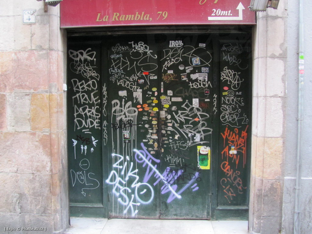 1312-1401_BarcelonaStreet_087