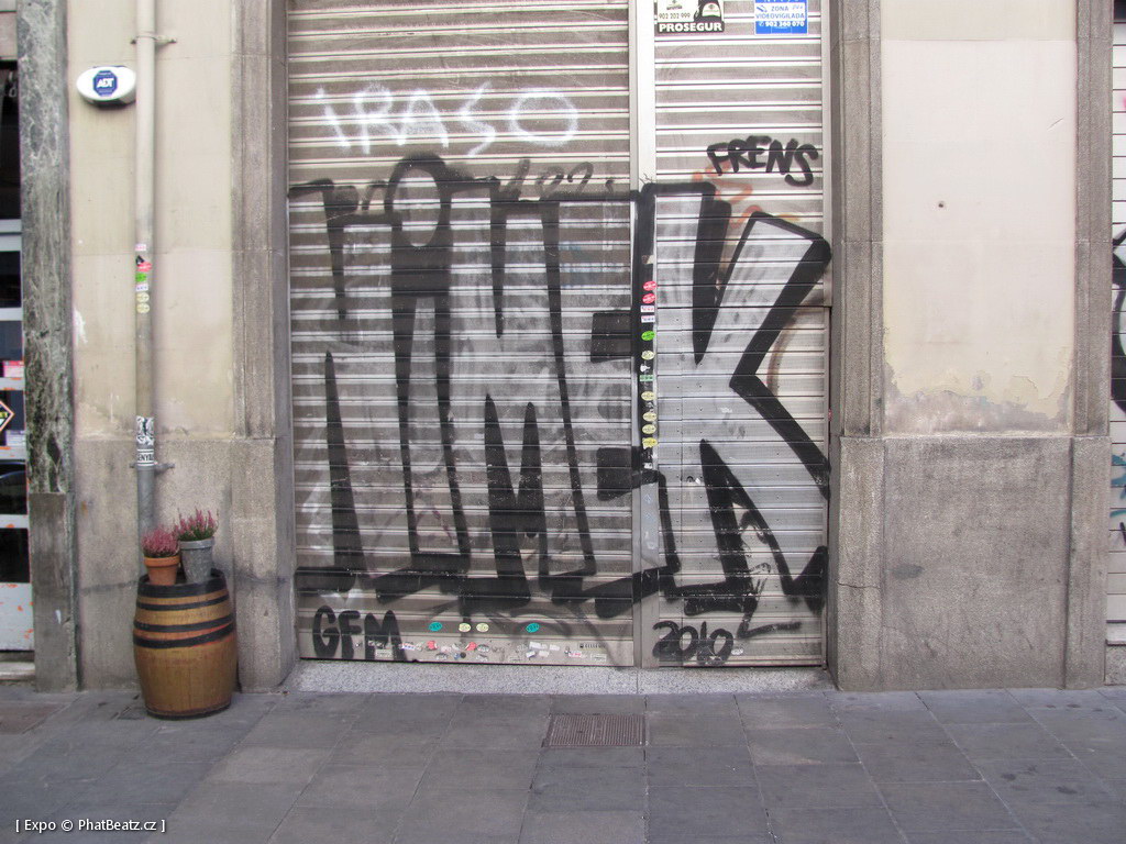 1312-1401_BarcelonaStreet_106