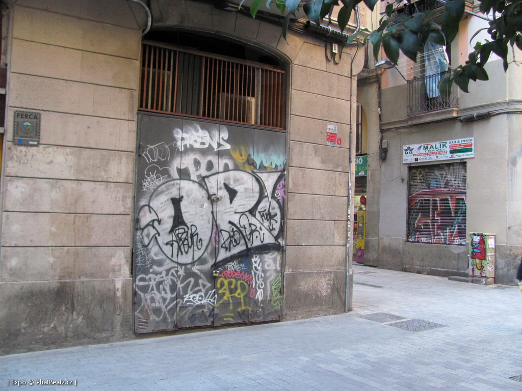 1312-1401_BarcelonaStreet_120