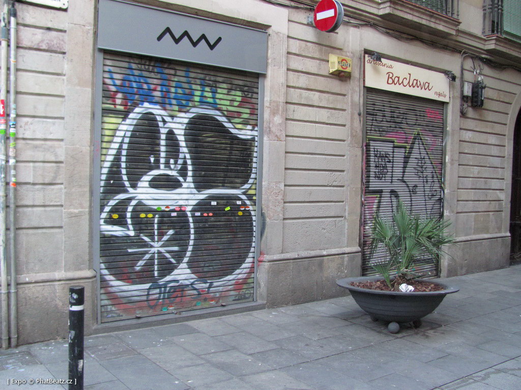 1312-1401_BarcelonaStreet_129