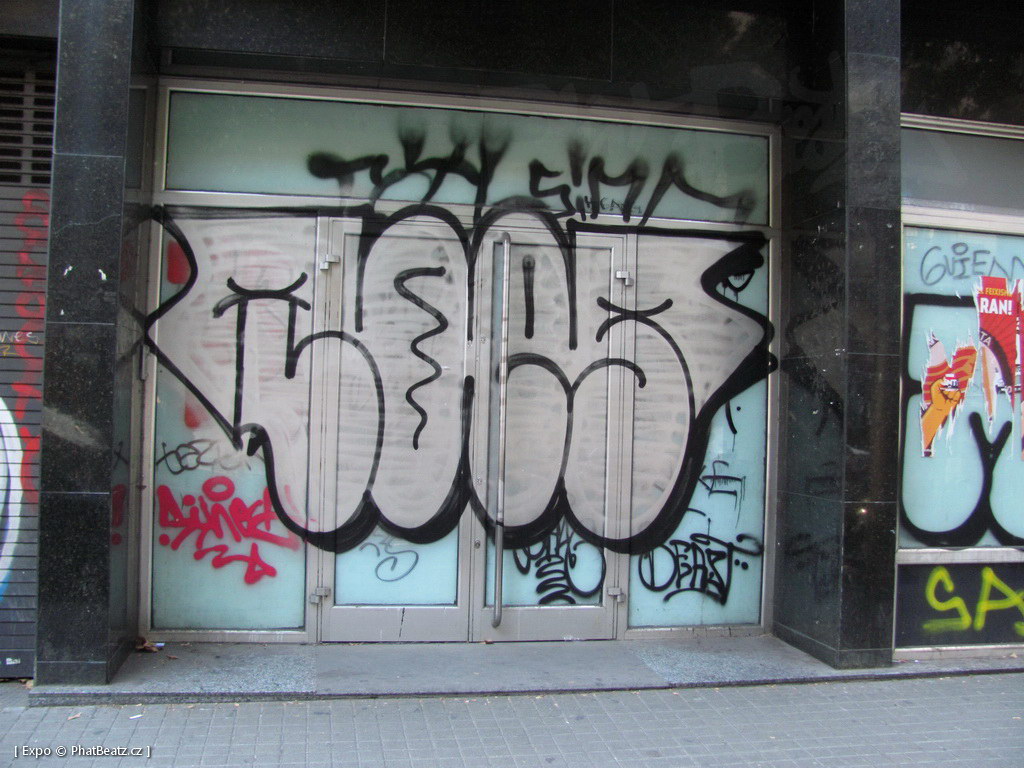 1312-1401_BarcelonaStreet_136