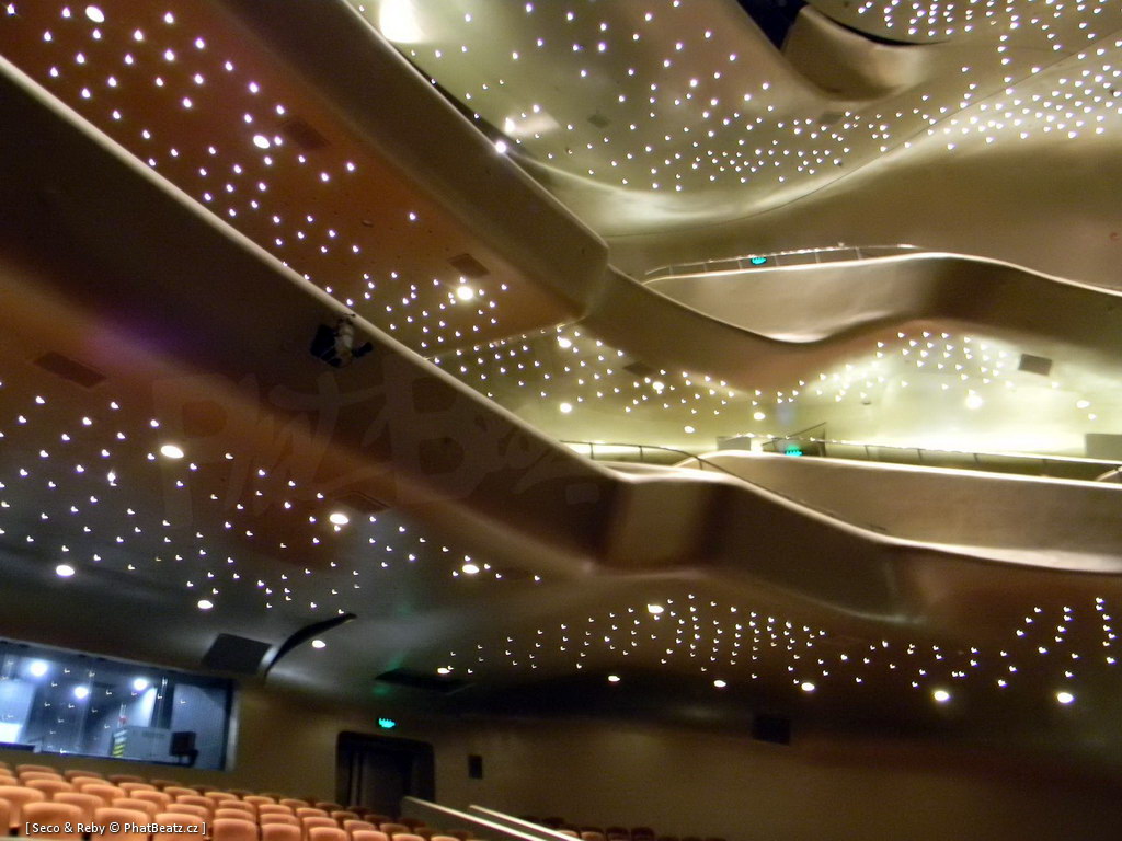 Guangzhou_Opera_07