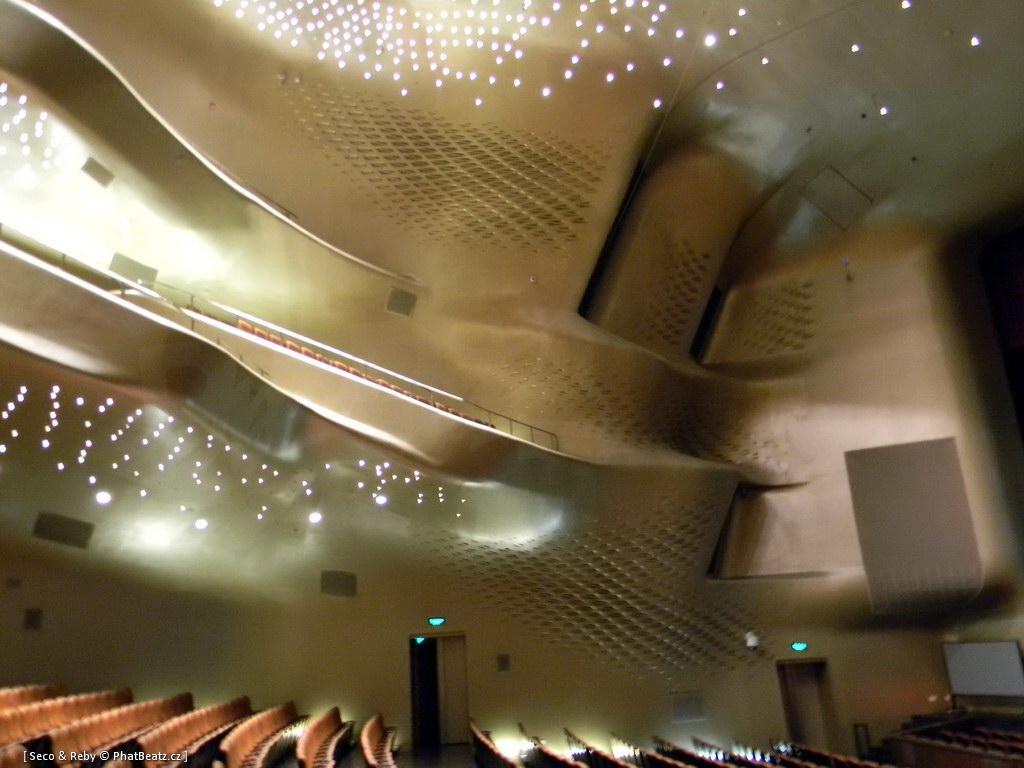 Guangzhou_Opera_08