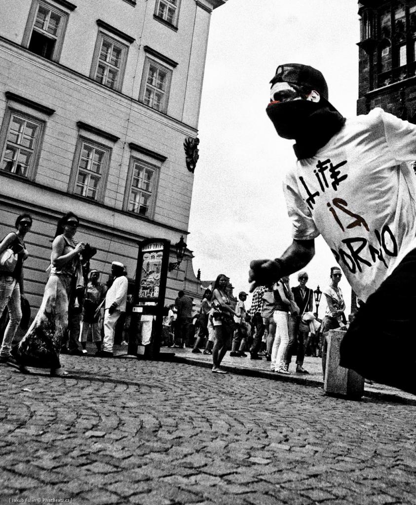 Rumpel - Parkour in the streets of Prague (2)